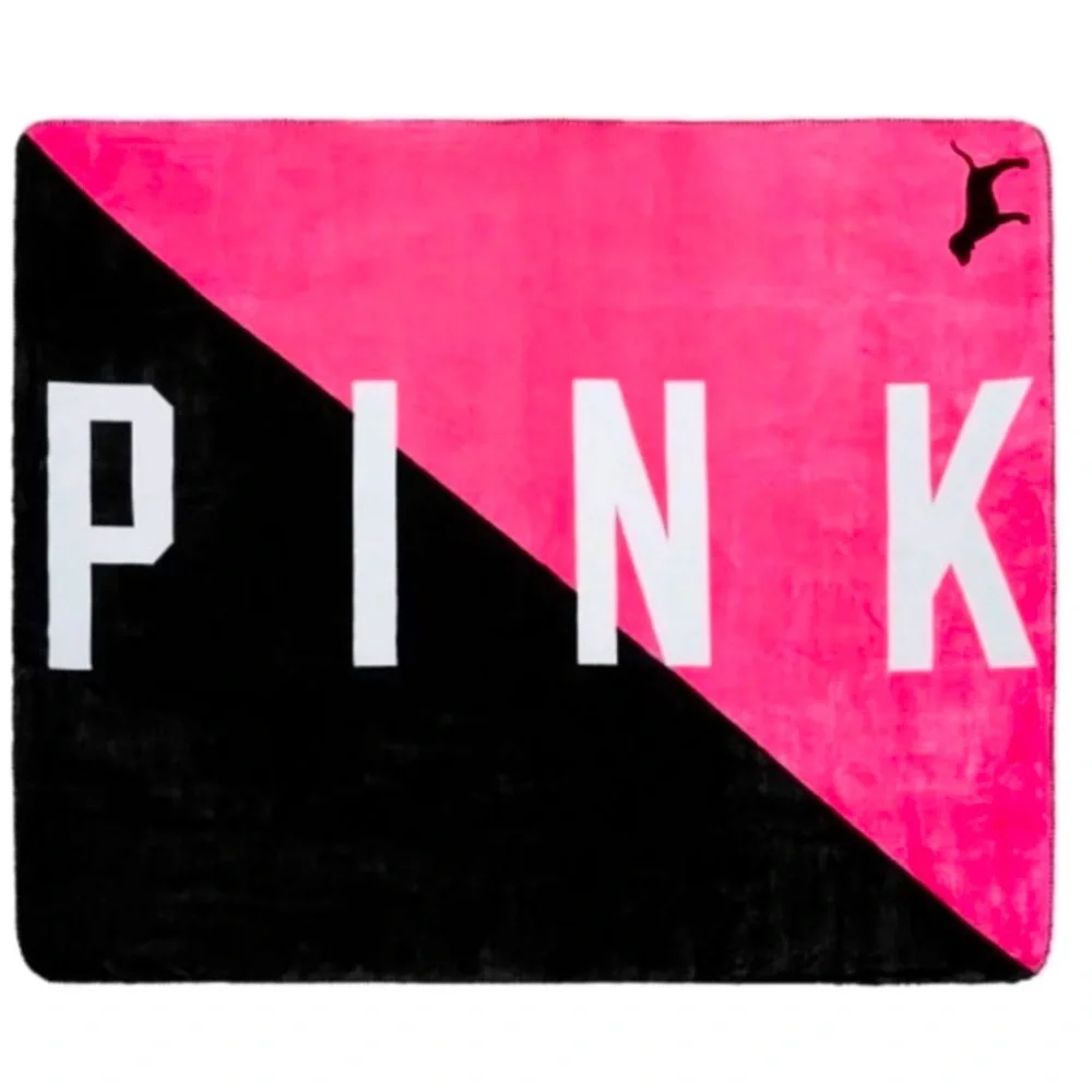 NIP PINK VICTORIA’S SECRET SHERPA BLANKET IN PINK ON FLEEK - Picture 6 of 6